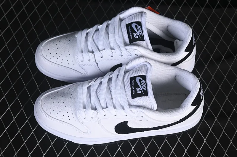 All Categories Nk SB Dunk Series Nk SB Dunk Low Low-top sneakers Nike SB Dunk Low Classic white and black Low-top casual sneakers HF3704-100